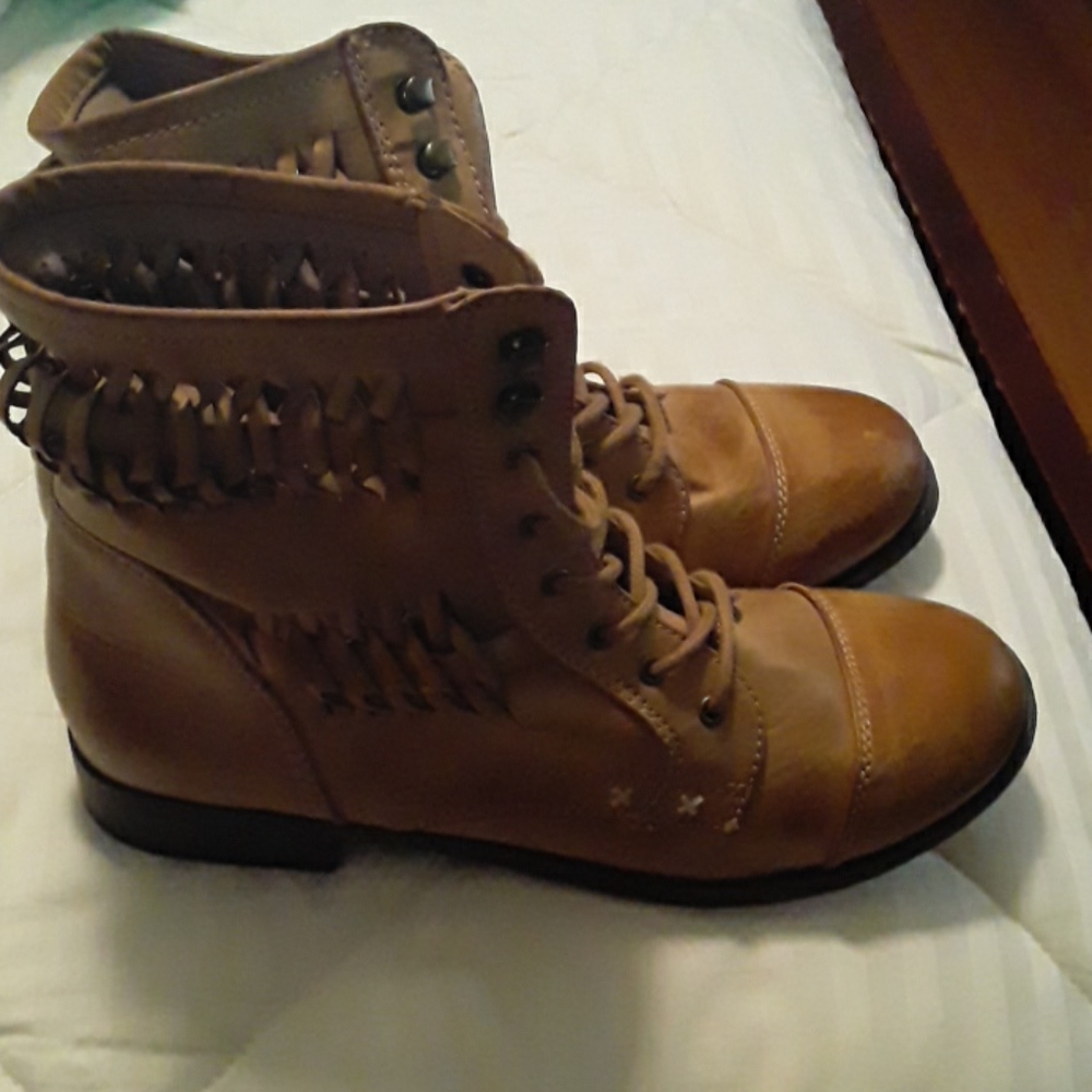 Size 9 Rampage Boot